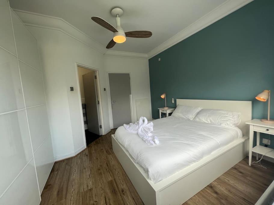 Stylish Flat With River View Apartment Dublin Exterior photo