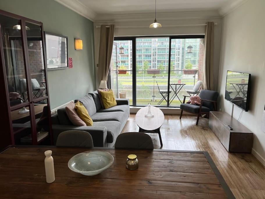 Stylish Flat With River View Apartment Dublin Exterior photo